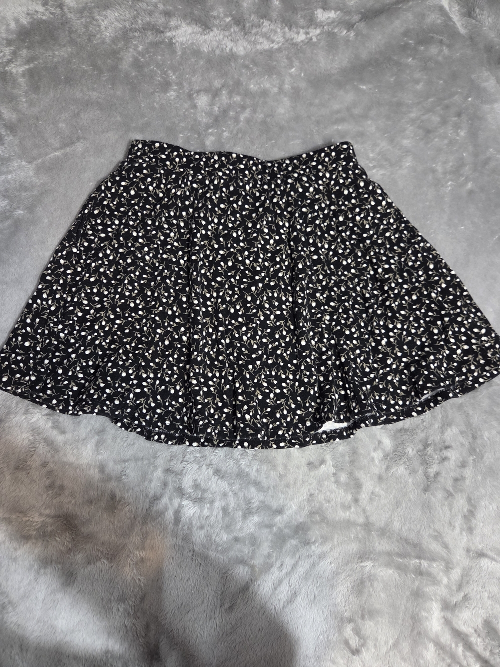 🔴4 For $25🔴 Black Floral A-Line Skirt